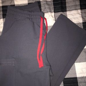 Figs High-Waisted Medium Petite Yola Scrub Pants in Charcoal